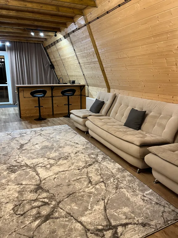 А-фрейм дом с видом на на горы