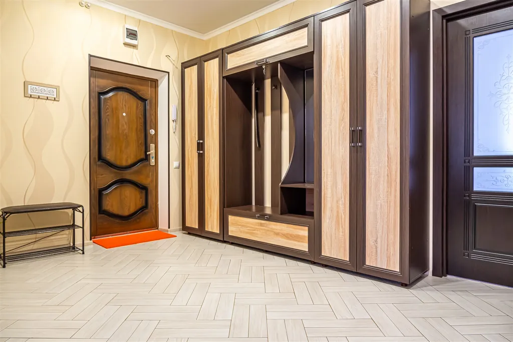 Просторная, чистая с отчетными документами квартира и теплым полом.