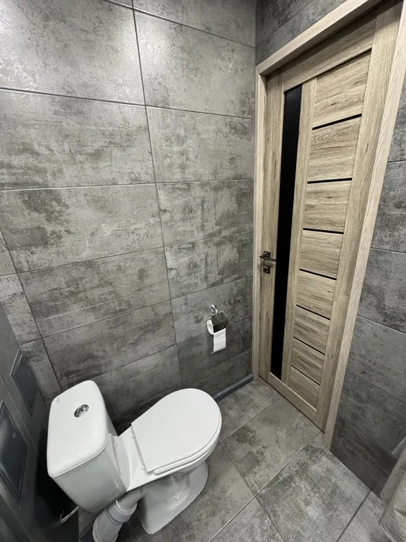 Теплая и чистая двухкомнатная квартира с новым дизайнерским ремонтом