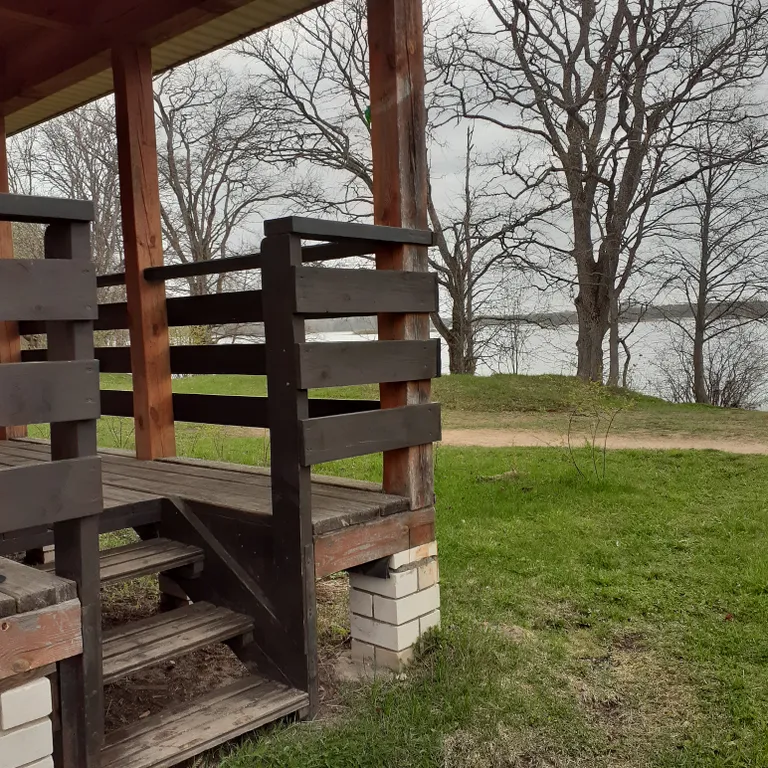 Романтичный домик  для двоих на берегу озера Селигер 24м2