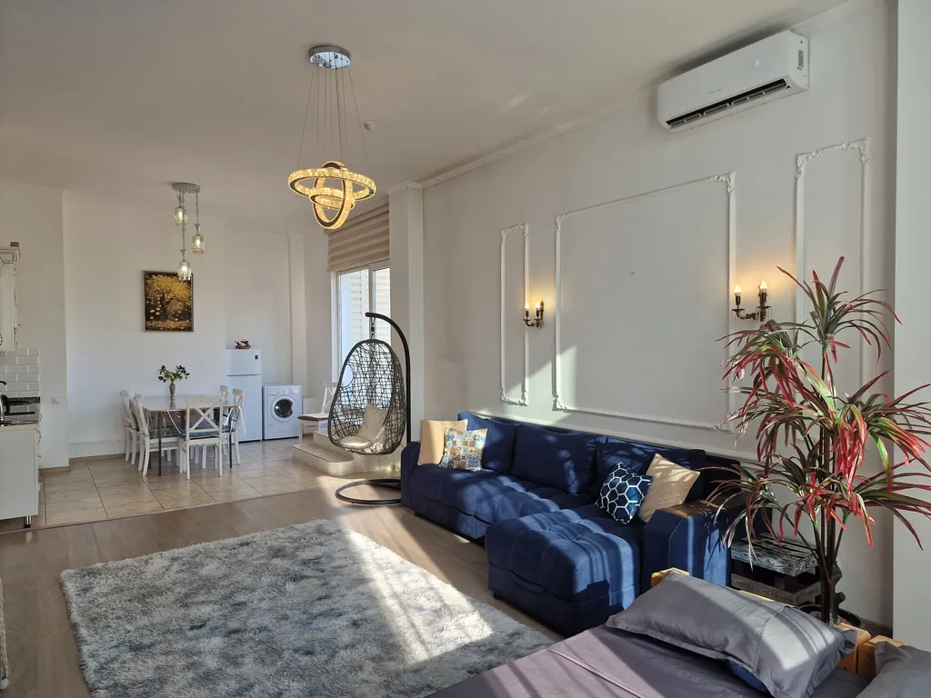 Современные апартаменты с террасой и видом на горы