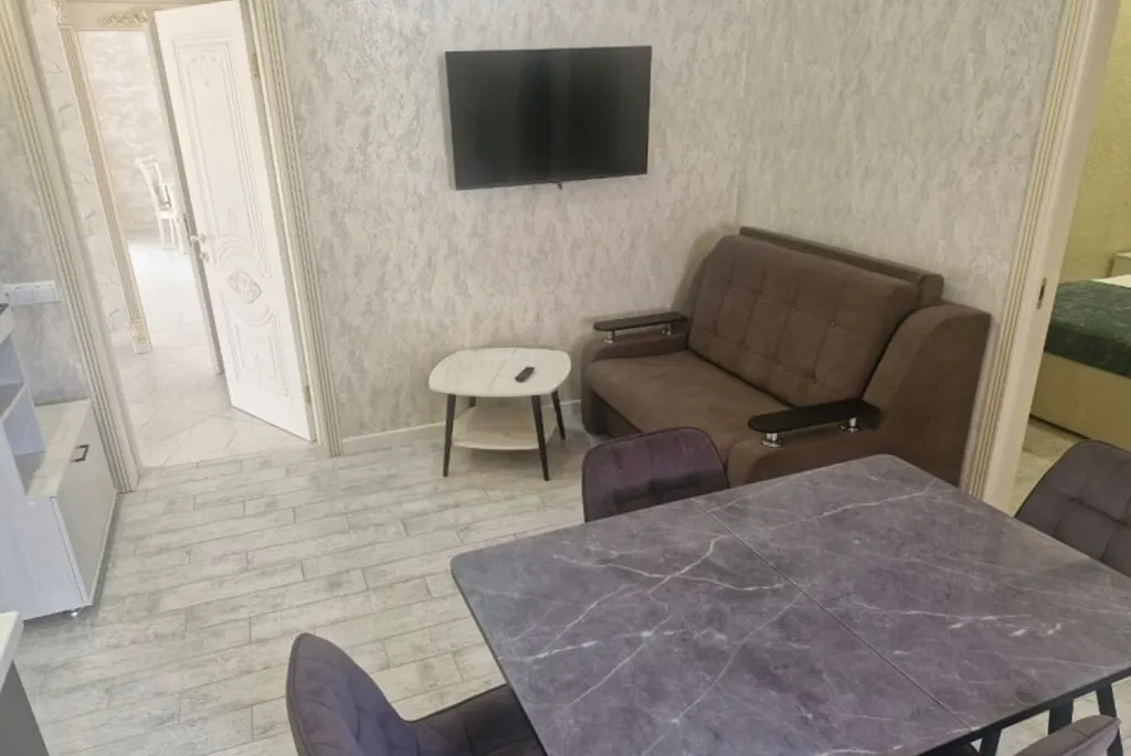 Семейный двухкомнатный номер в гостевом доме с бассейном