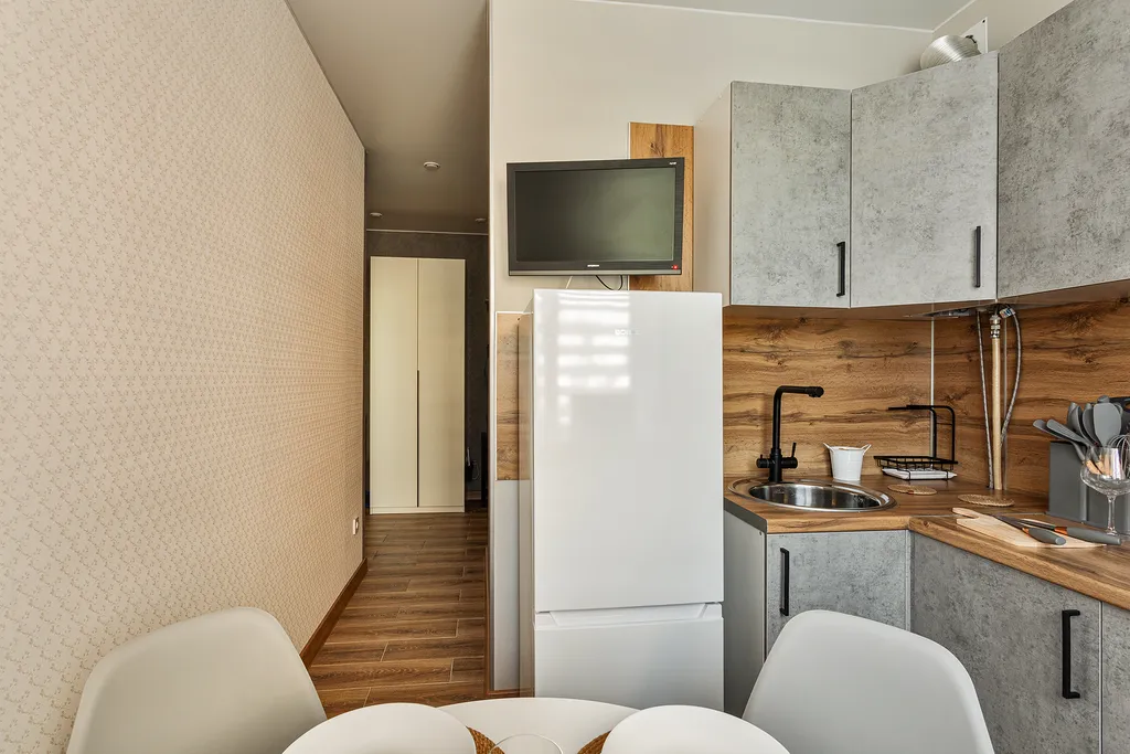 FullHouseApart Двухкомнатная квартира с балконом и детской кроваткой