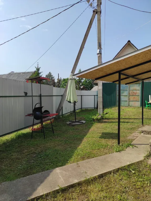 Дом с огороженной территорией