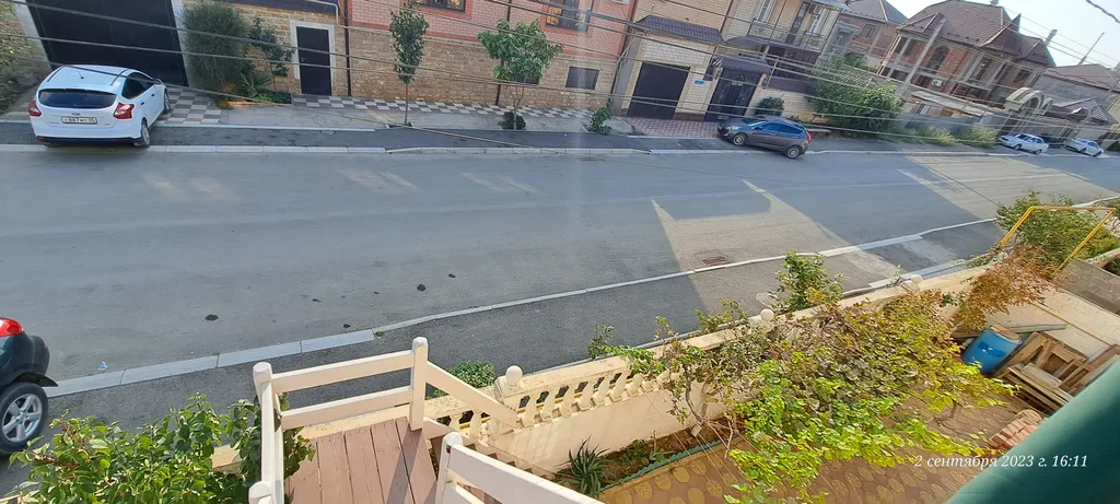 Дом в спокойном районе.