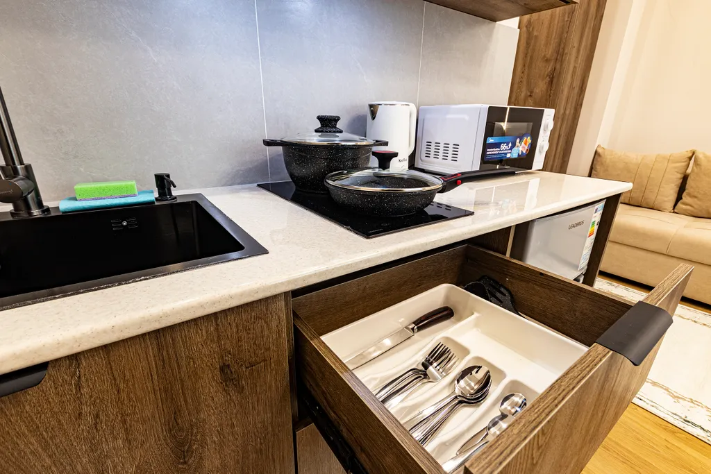 Элитная студия с панорамным видом из окна в самом центре столицы