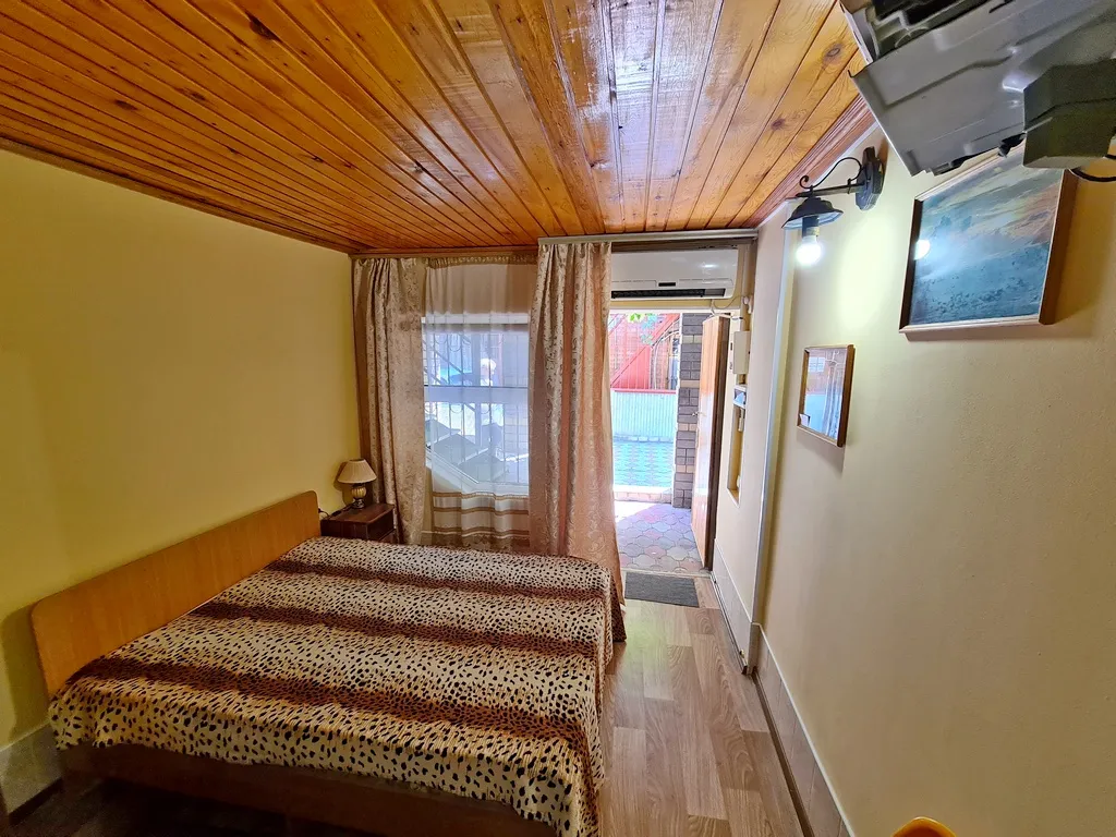 Квартира Номера на Пляже, квартира - студия  кухней 147/1, до берега 40 метров — Ейск