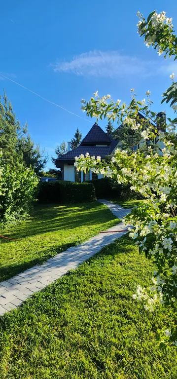 Большой коттедж у озера