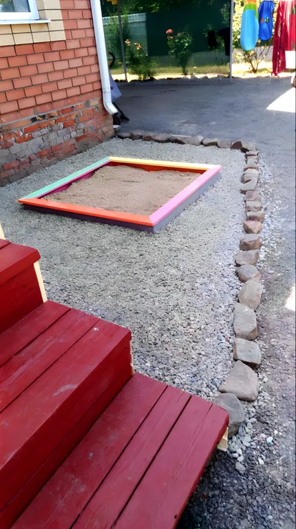 Отдельный 2-х этажный благоустроенный дом в тихом районе у моря