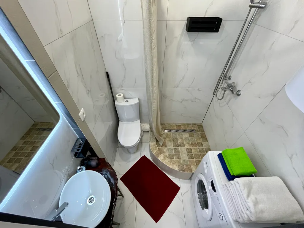 Уютная студия в центре у метро, парковка, wi-fi, белье, посуда