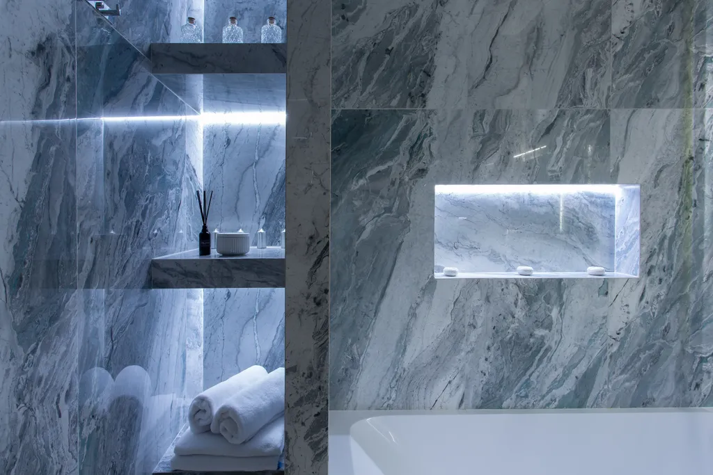 Редкий Пентхаус-формат на 64 этаже, оникс, подсветка, панорамные окна