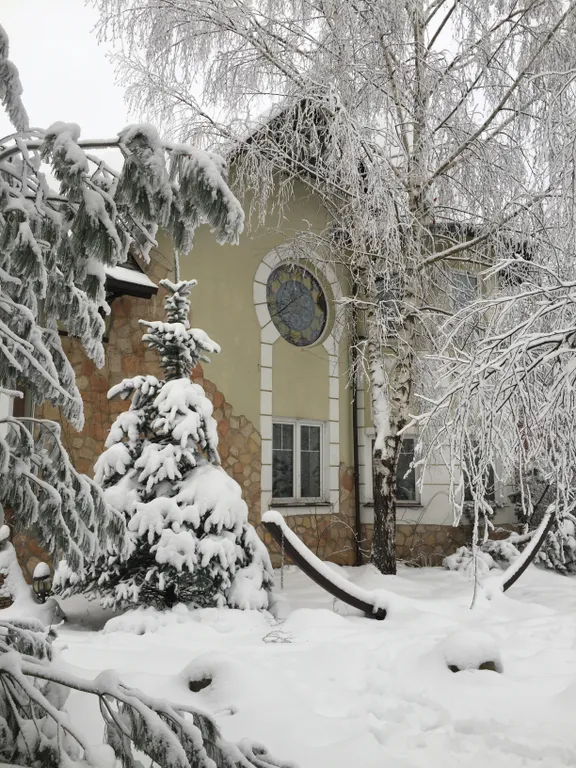 Коттедж с баней и джакузи рядом с горками