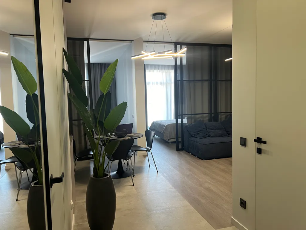 Дизайнерская квартира с видом на море в ЖК Аллея парк