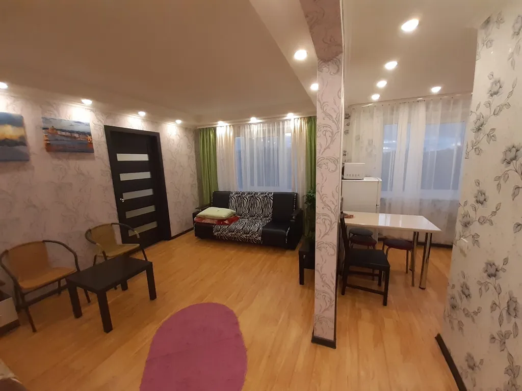 2-х комнатная квартира с хорошим ремонтом у трк окей