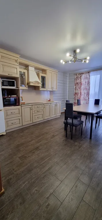 Дом по соседству с вотчиной Деда мороза