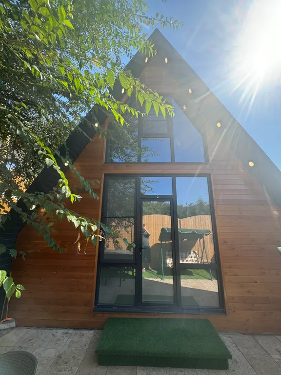 Коттедж Деревянный дом на территории отеля — аренда посуточно в Махачкала