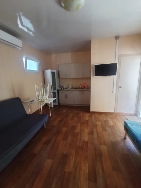 Домик с проходной комнатой