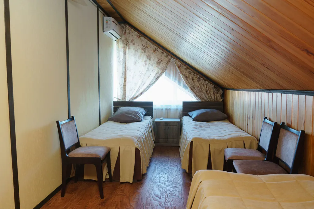 Большой коттедж