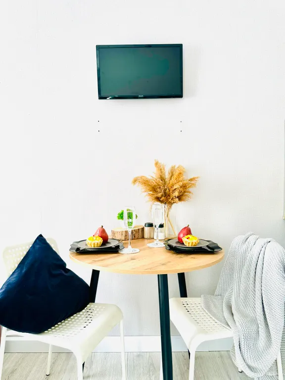 Студия для троих