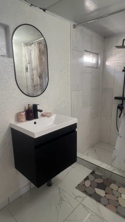 Четырехкомнатная квартира у моря 250 метров