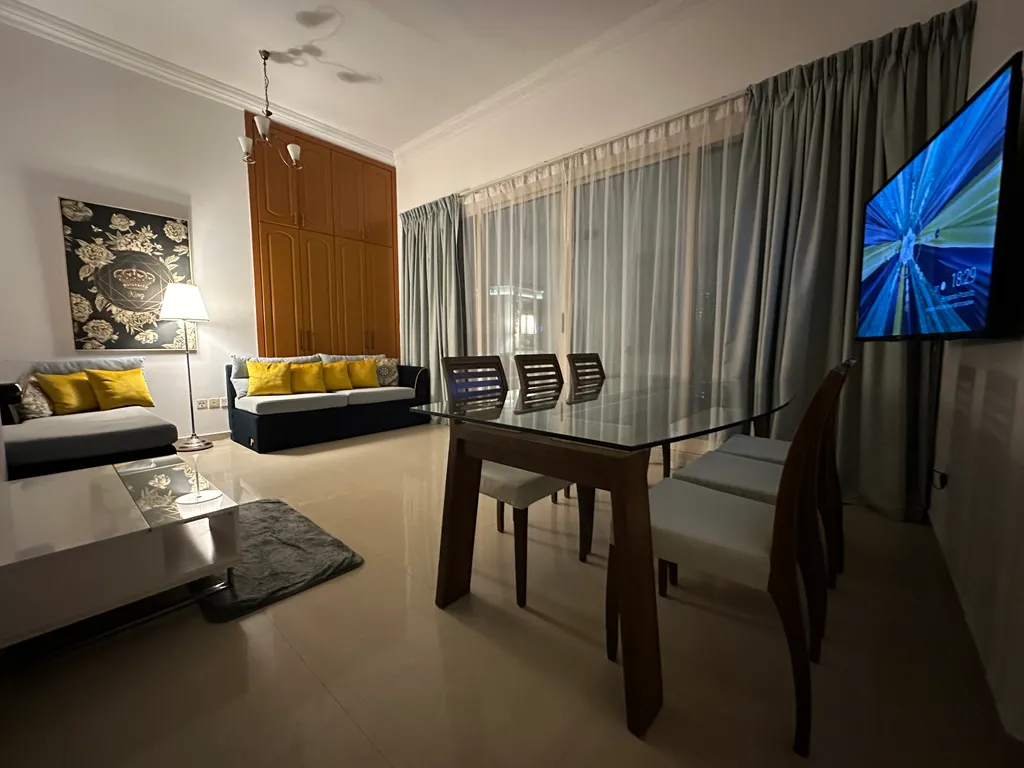 Апартамент с 2 спальнями и прекрасным видом на Марину