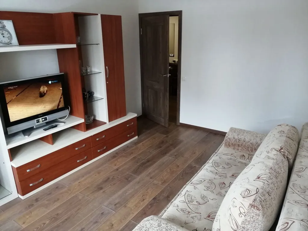 Современная квартира в хорошем районе, недалеко от станции метро — аренда посуточно в Казань