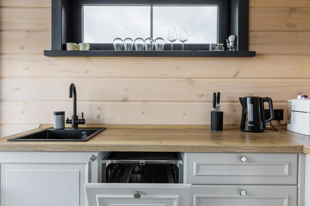 Коттедж Панорамный дом среди зимнего леса рядом с озером — Семеновское