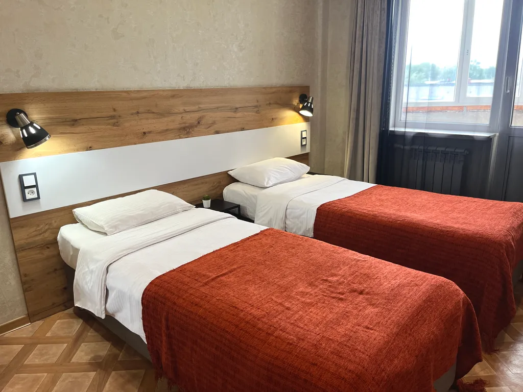 Квартира Просторная двухкомнатная с большой кухней у ДК Металлургов — аренда посуточно в Березники