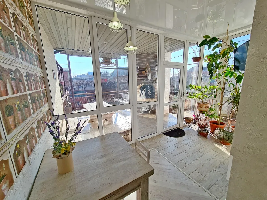 Коттеджу моря: костровая чаша камин детская территория бассейн баттут.