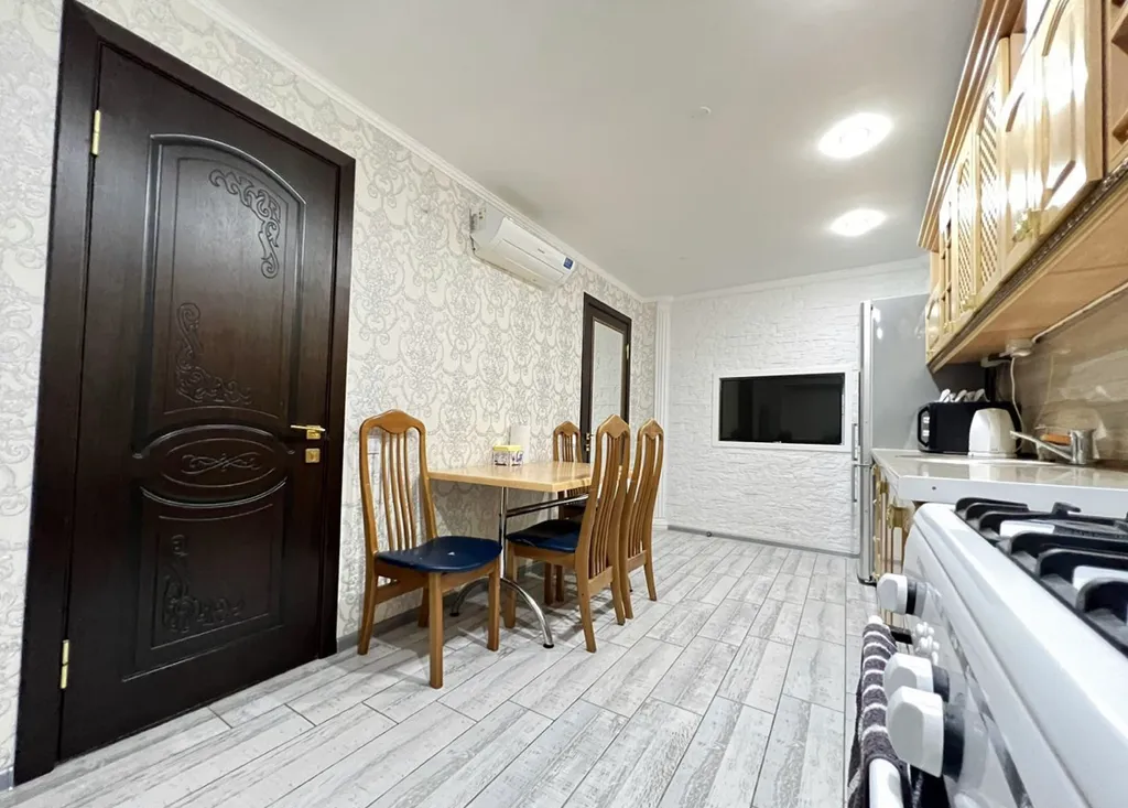 Дом на цветнике