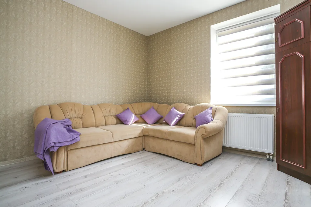 Светлая двухкомнатная квартира в тихом зелёном районе