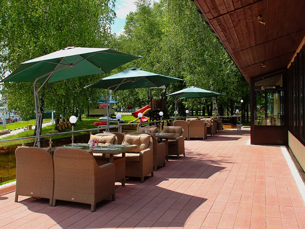 Гостевой дом в глэмпинге на берегу реки