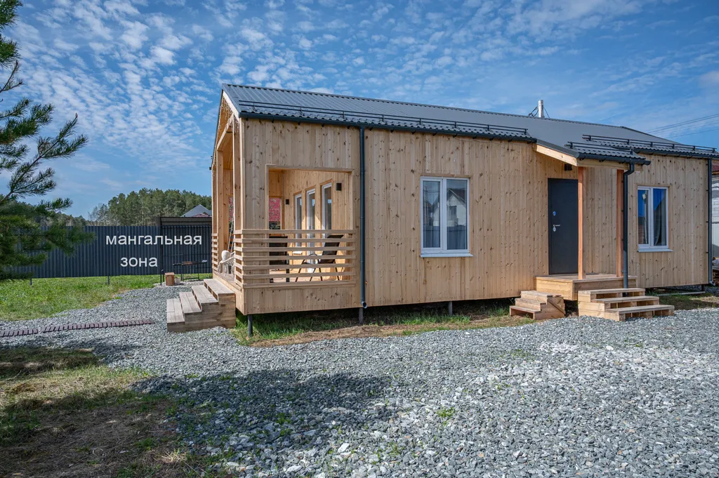 Просторный гостевой хороший дом с горячим банным чаном и баней