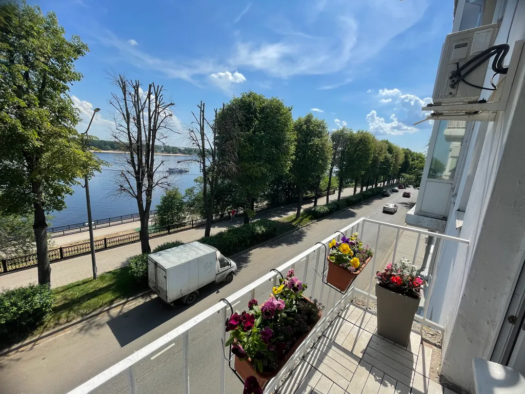 Уютная квартира с видом на реку Волга в центре