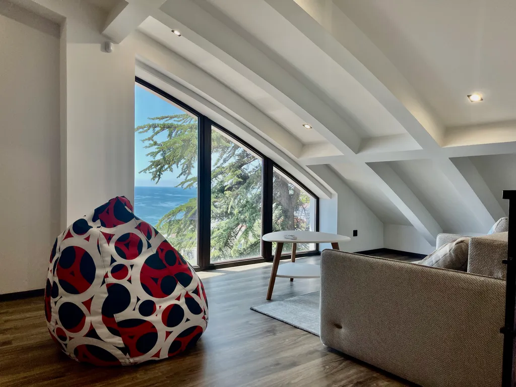 Двухуровневые апартаменты с видом на море и Ай Петри