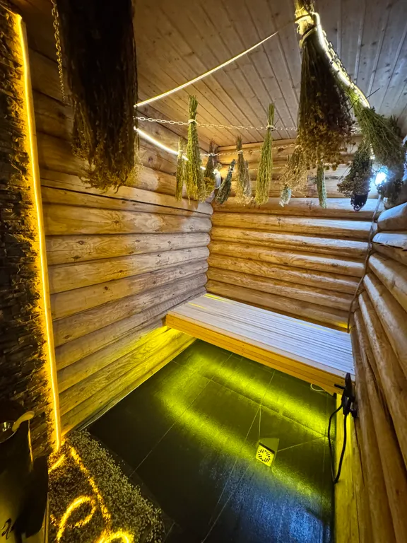 Коттедж Срубовой дом с большим бассейном и шикарным видом на Жигулевские горы — аренда посуточно в Волжский