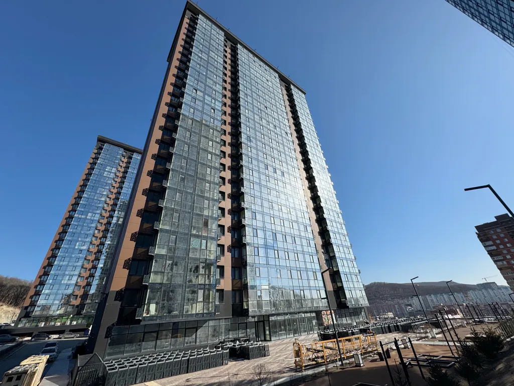 Светлая студия с панорамной лоджией