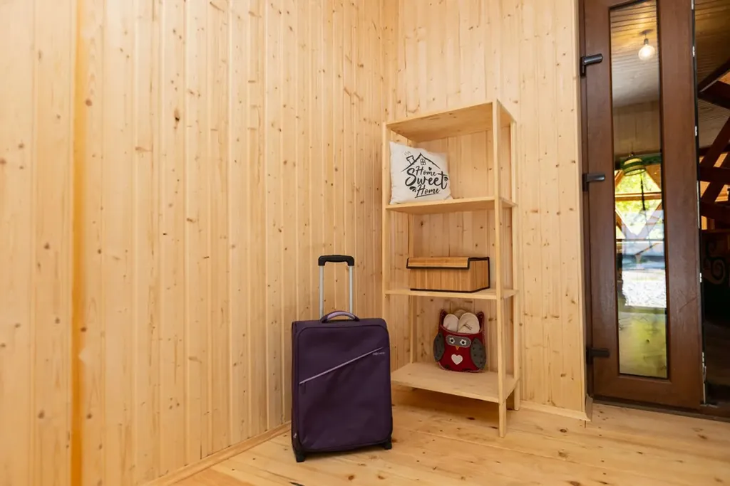 Купольный дом для большой компании с шикарным фруктовым садом