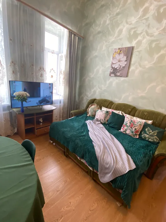 Уникальная квартира с интересным ремонтом и настоящим камином