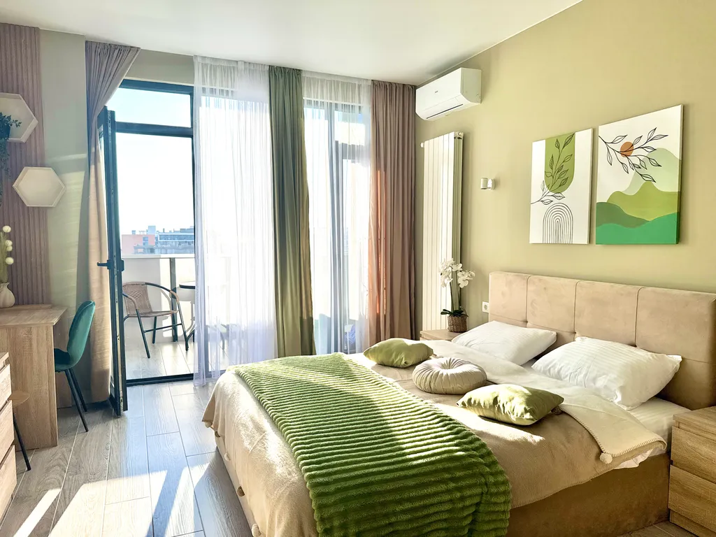 Boho sunset studio sea & mountain view