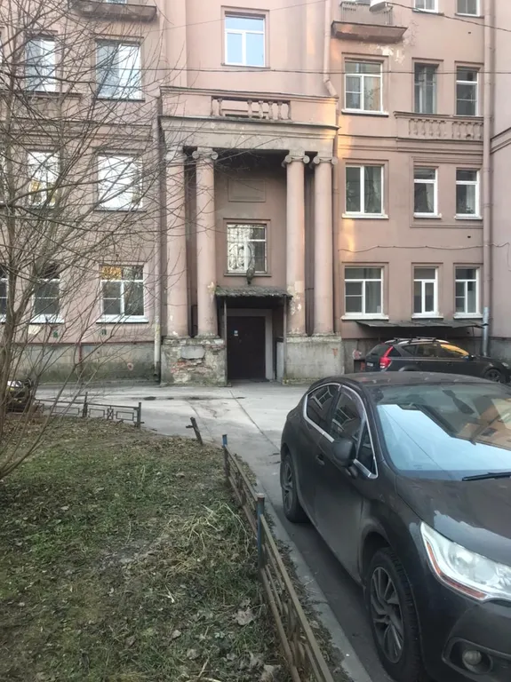 Квартира Удобная квартира в сквере у метро — Санкт-Петербург