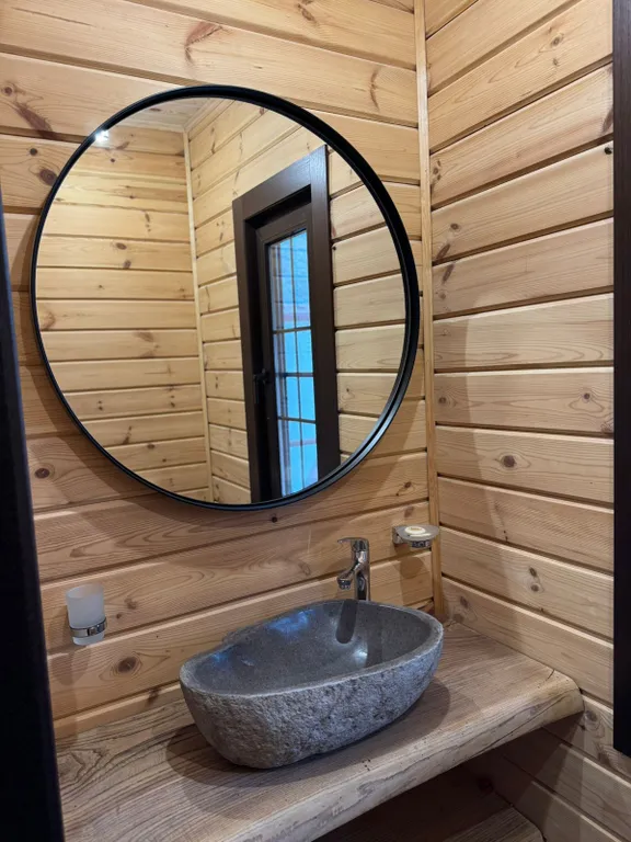 Дом с баней у гор