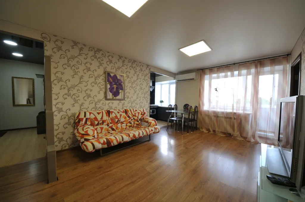 2-комнатная квартира в центре (Энергоплаза)