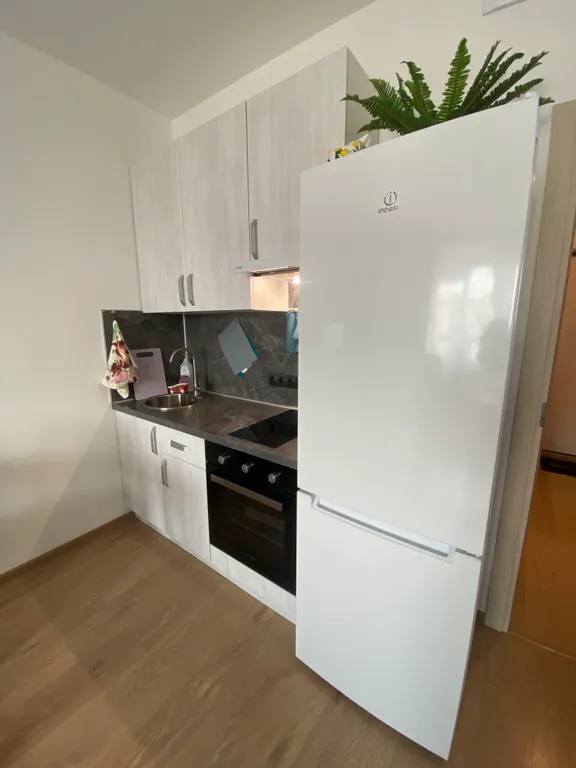 Стильная, уютная, солнечная студия в современном микрорайоне