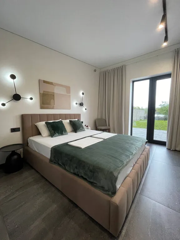 Загородный дом с бассейном