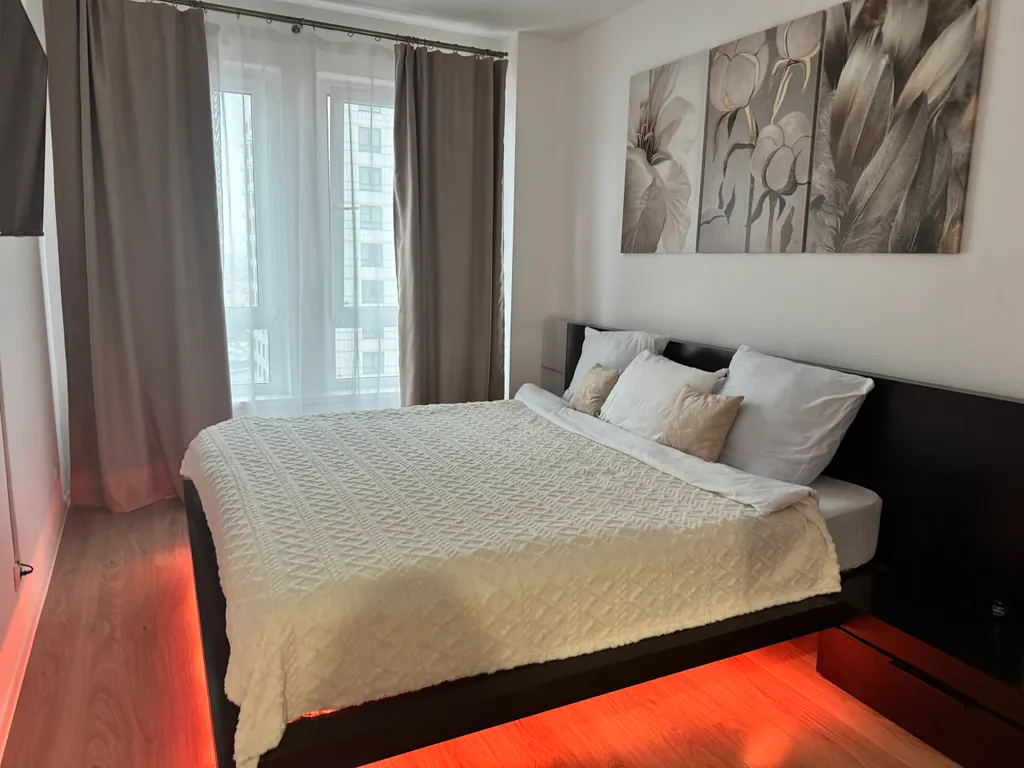 Квартира Однокомнатная квартира с кроватью kingsize и подсветкой — Москва