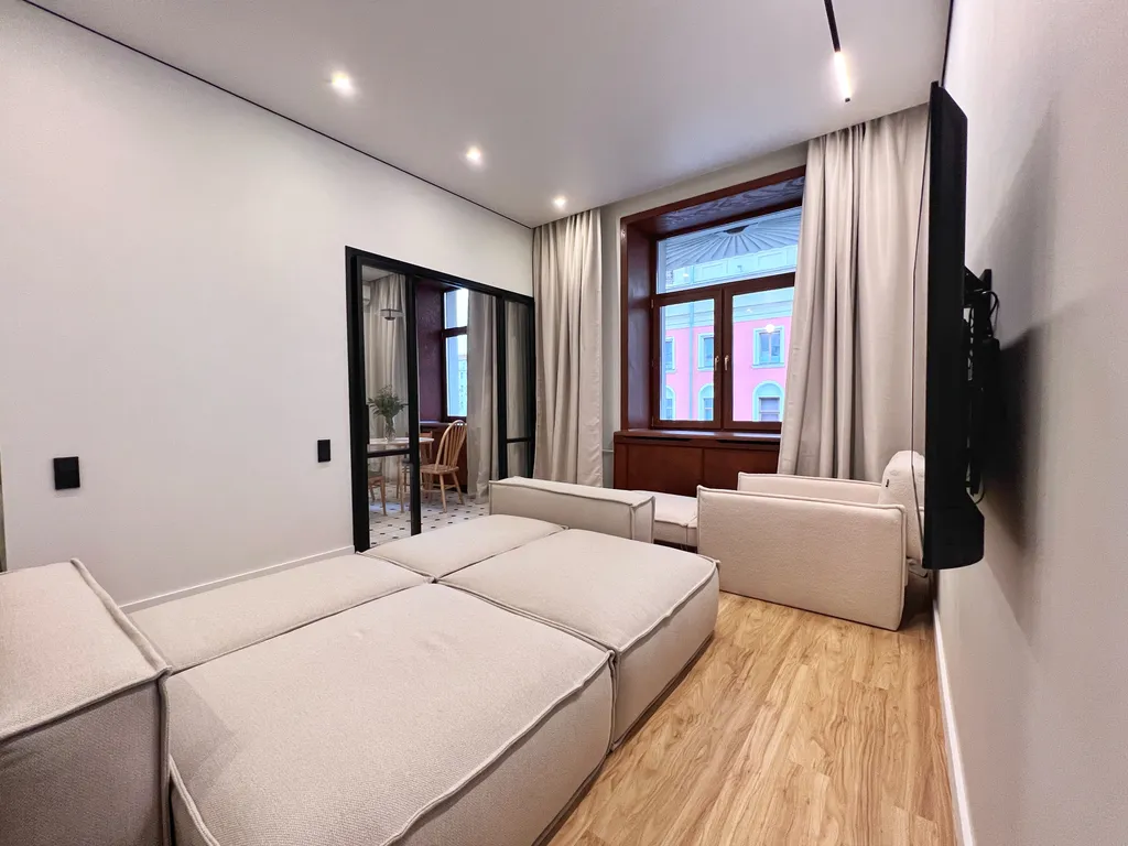 Квартира Квартира 2-комнатная с дизайнерским ремонтом в центре Москвы 5 минут до Кремля! — Москва