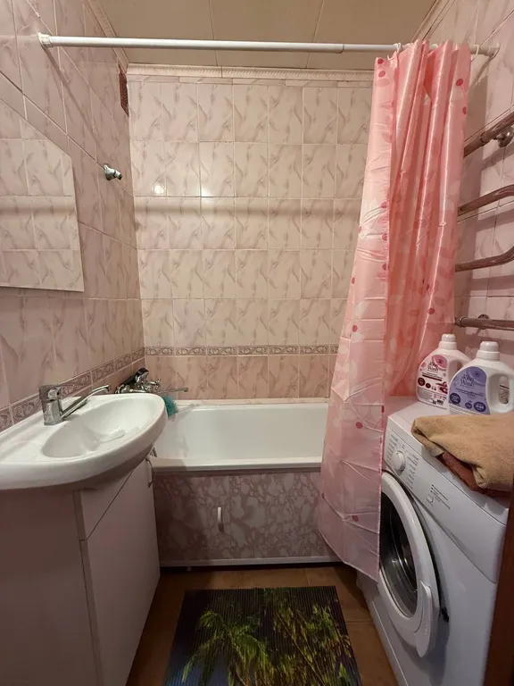 Квартира теплая, расположение центр, большой балкон