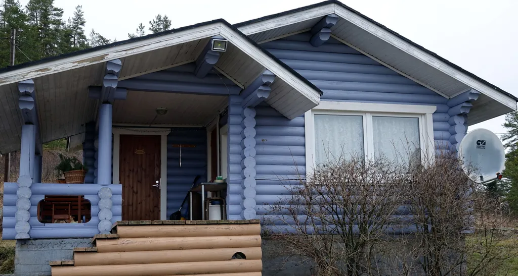 Фиалковый дом на Ладоге