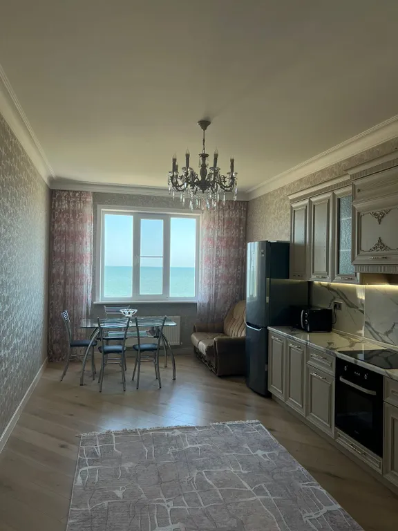 Квартира с панорамными окнами с видом на море